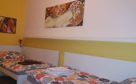 Geraeumige Zentrumsnahe Altbauwohnung